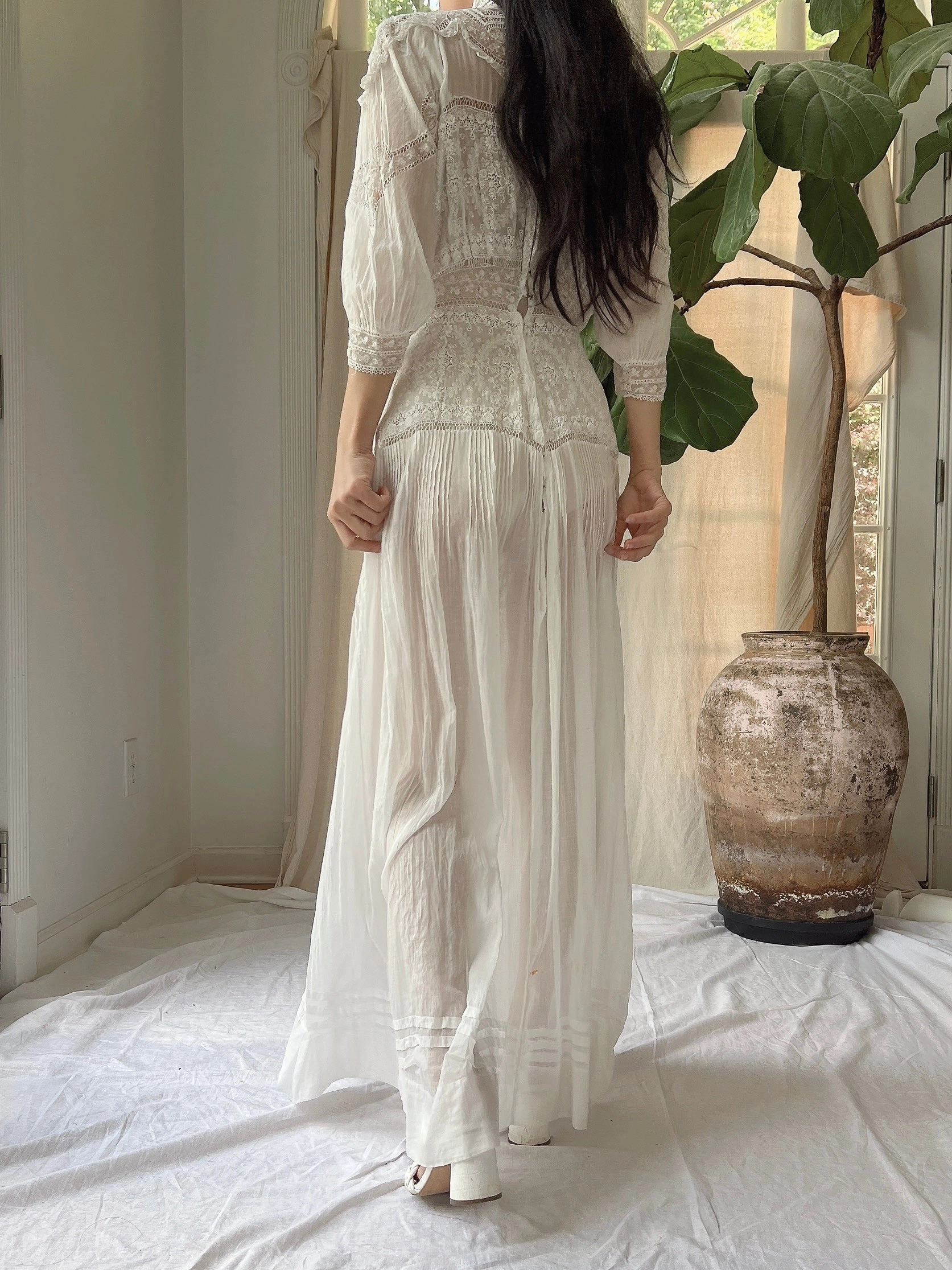 Antique Belle Embroidered Batiste Gown - XS