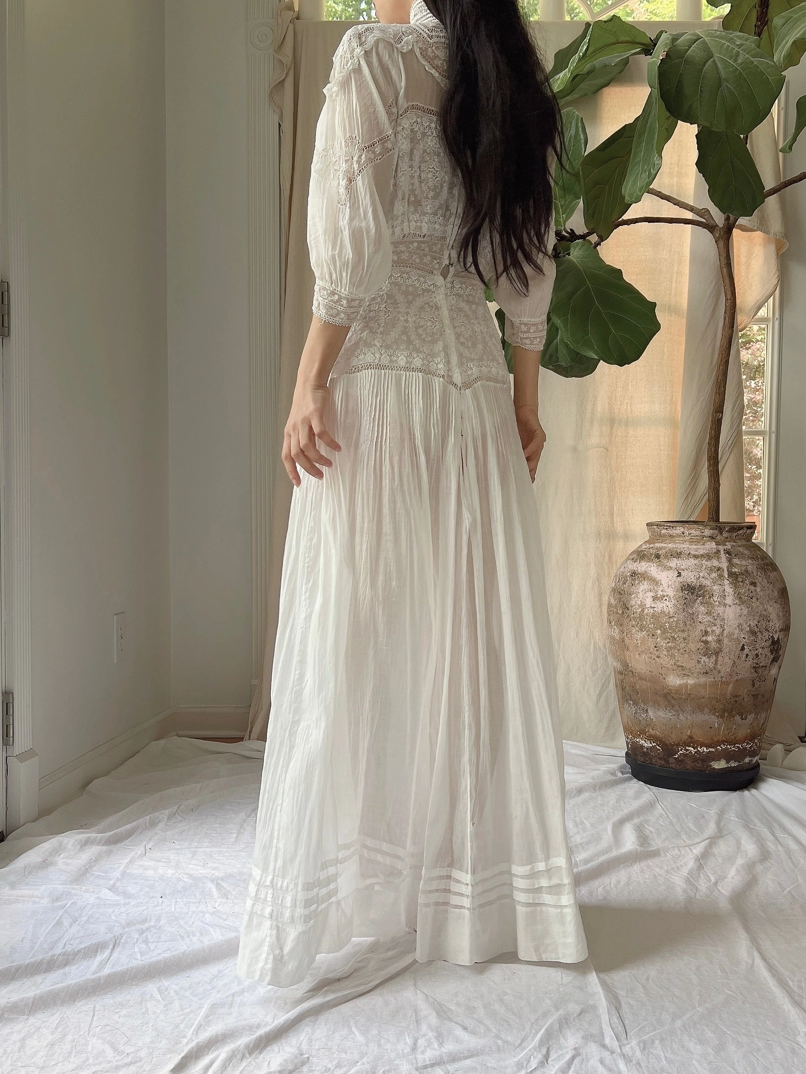 Antique Belle Embroidered Batiste Gown - XS