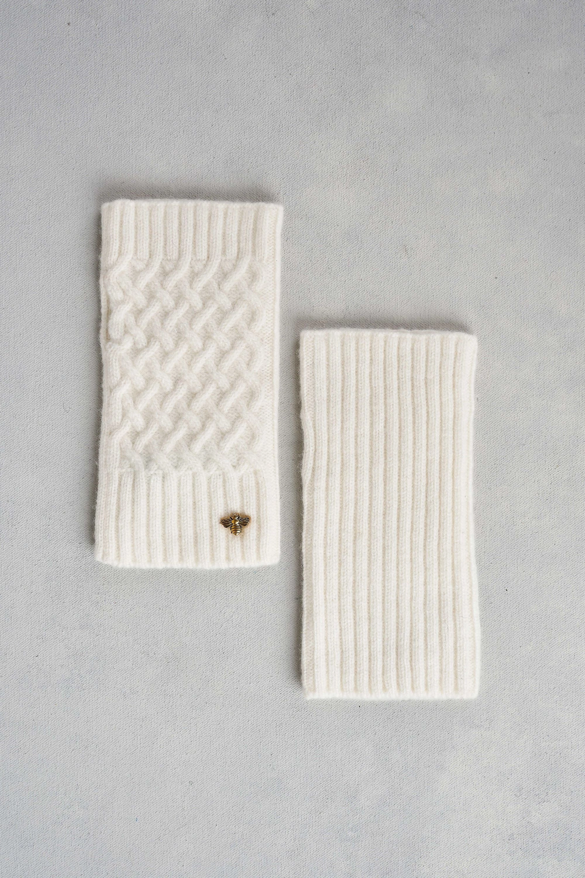 Catriona Wool Cable Mittens - Eggshell