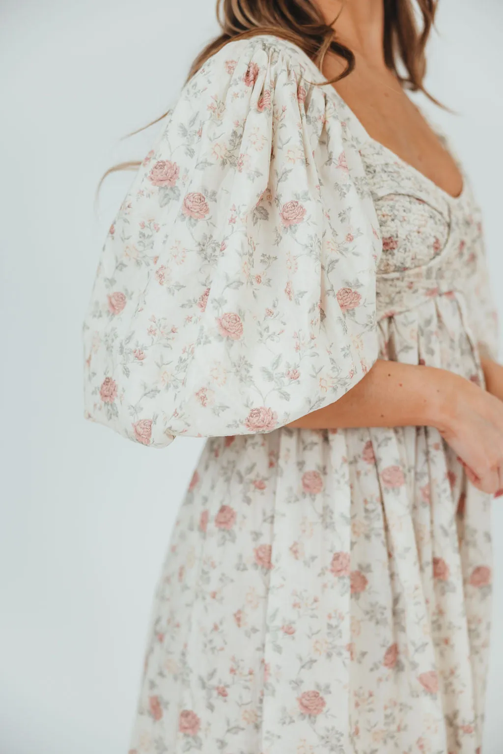 Harlow Maxi Dress in Off-White Floral - Bump Friendly & Inclusive Sizing (S-3XL)