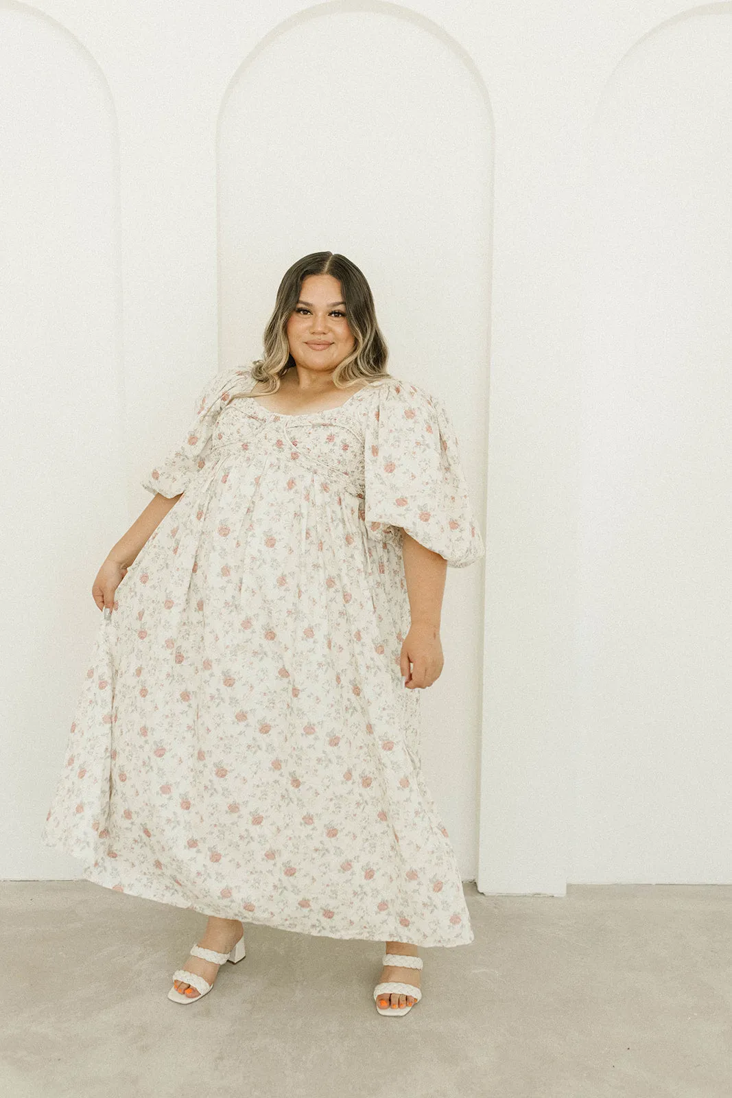 Harlow Maxi Dress in Off-White Floral - Bump Friendly & Inclusive Sizing (S-3XL)