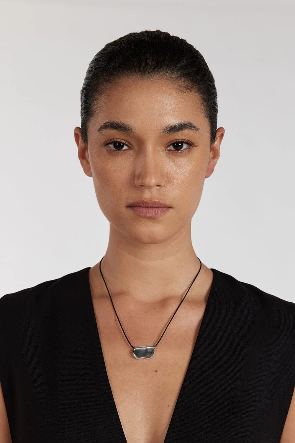 HEAVEN MAYHEM PEBBLE SILVER NECKLACE