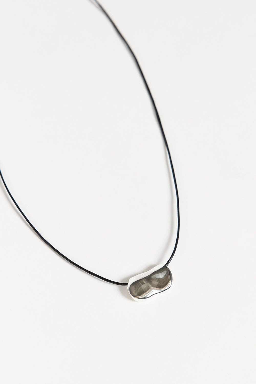 HEAVEN MAYHEM PEBBLE SILVER NECKLACE