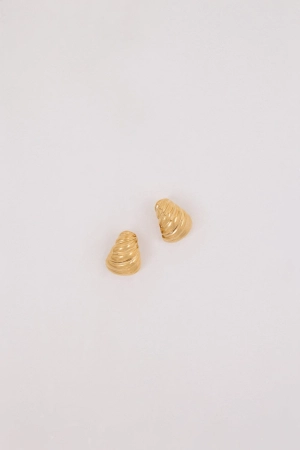 HEAVEN MAYHEM SHELL GOLD EARRING