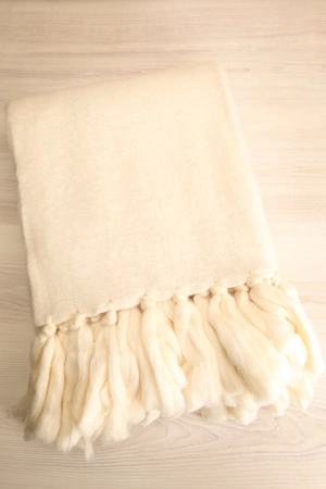 Oslo Throw Ivory | Cozy Blanket