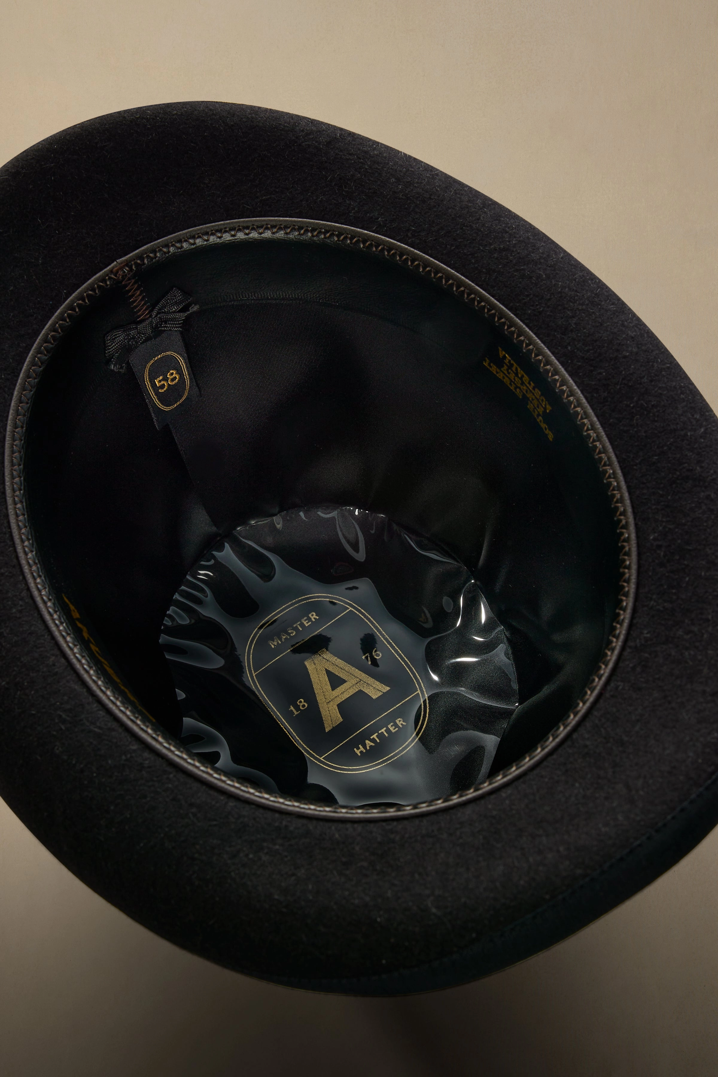 Top Hat Black