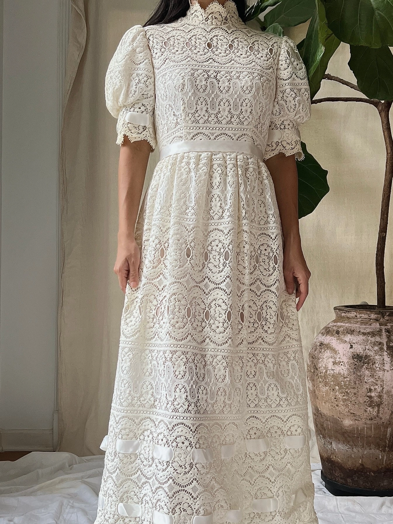 Vintage Puff Sleeves Crochet Dress - S