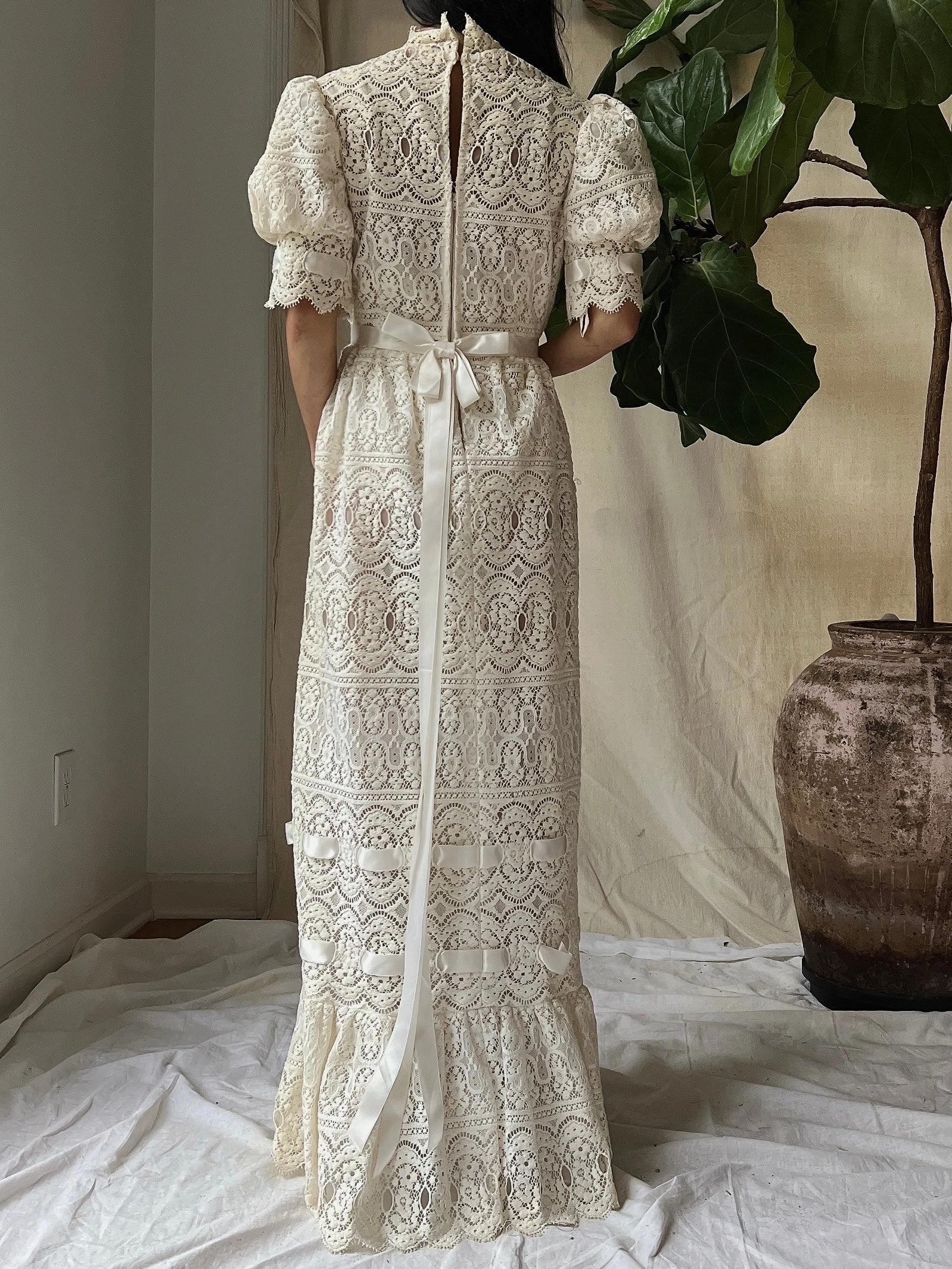 Vintage Puff Sleeves Crochet Dress - S