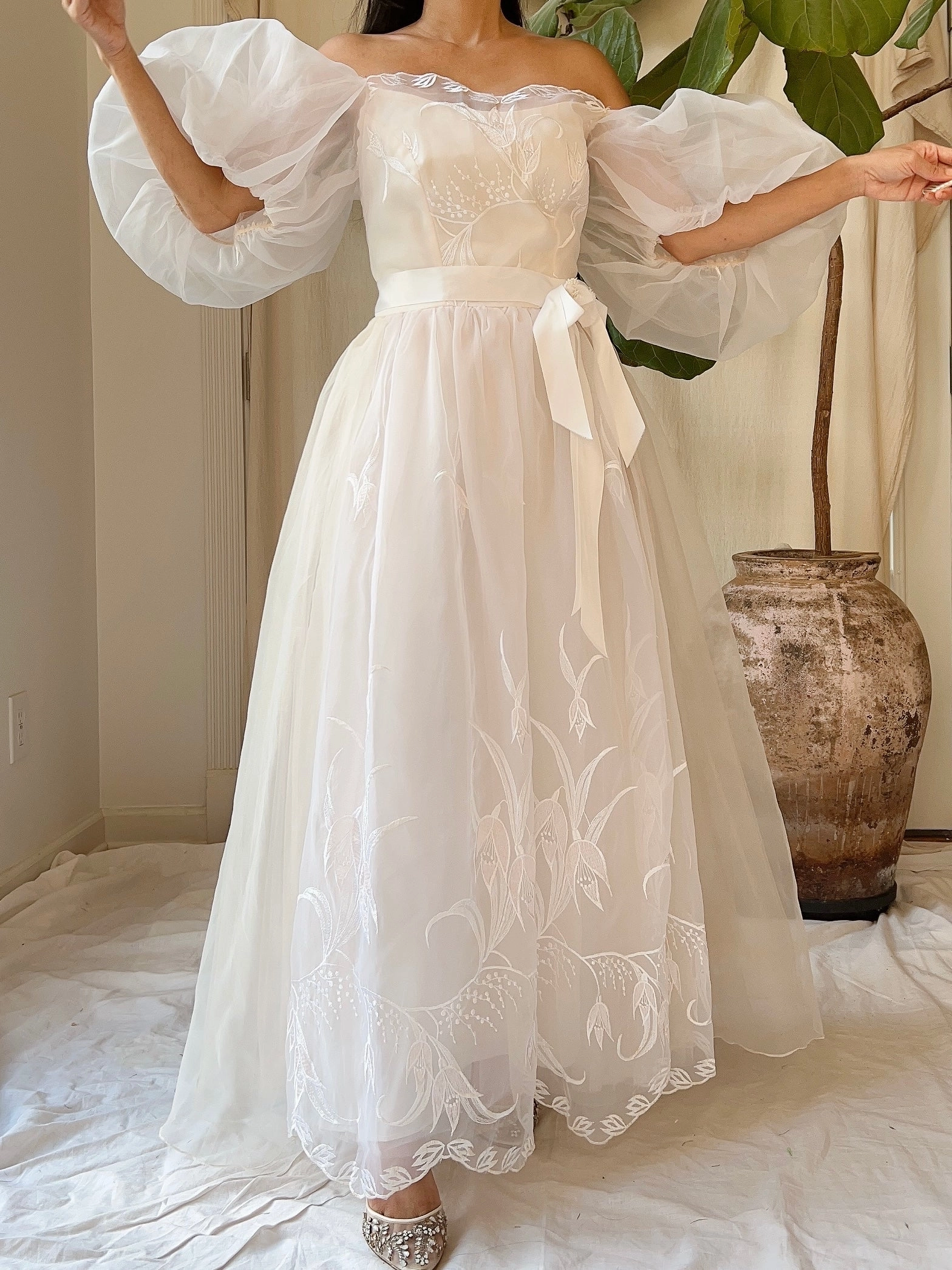 Vintage Puff Sleeves Embroidered Dress - S/M