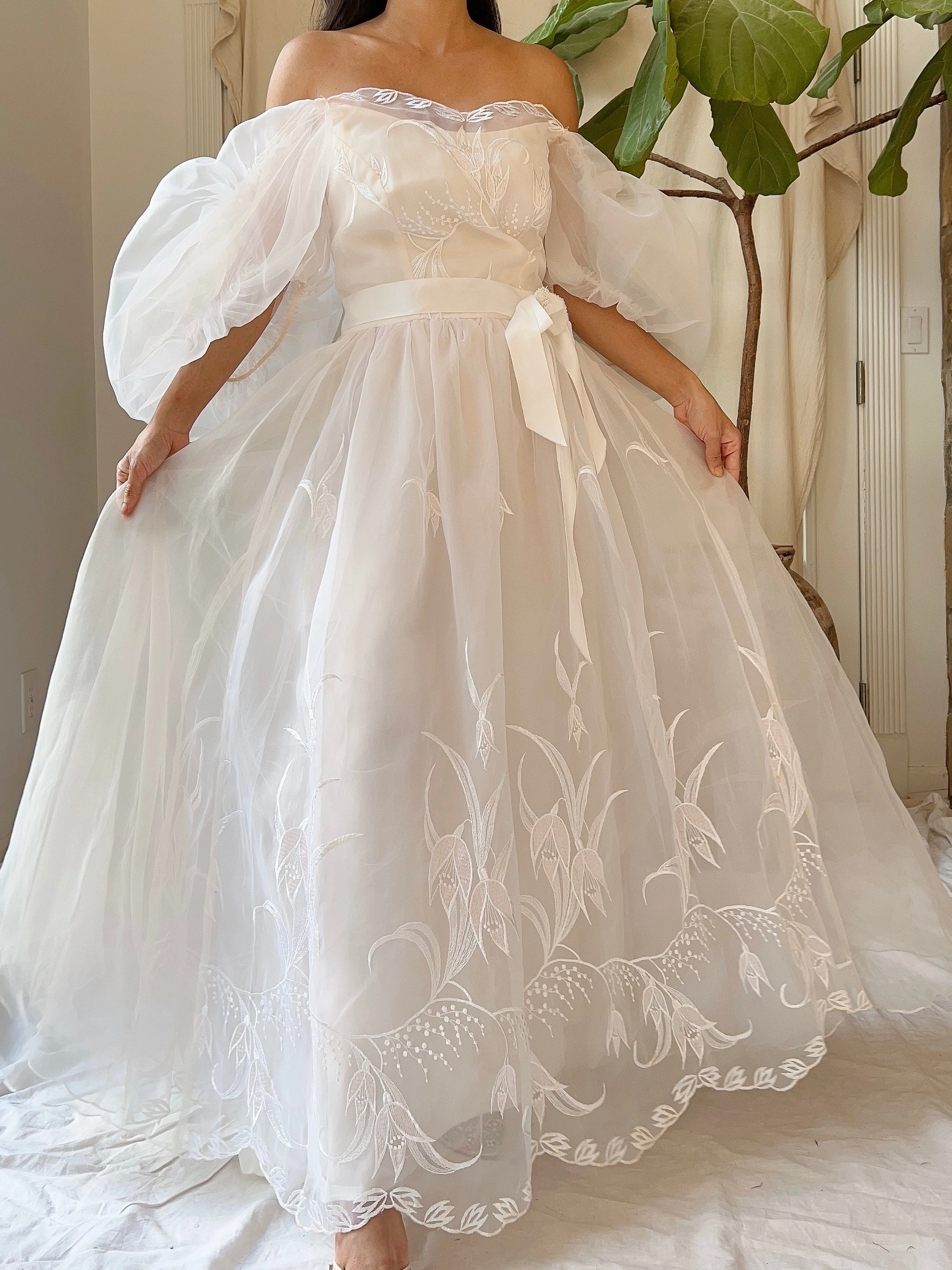 Vintage Puff Sleeves Embroidered Dress - S/M