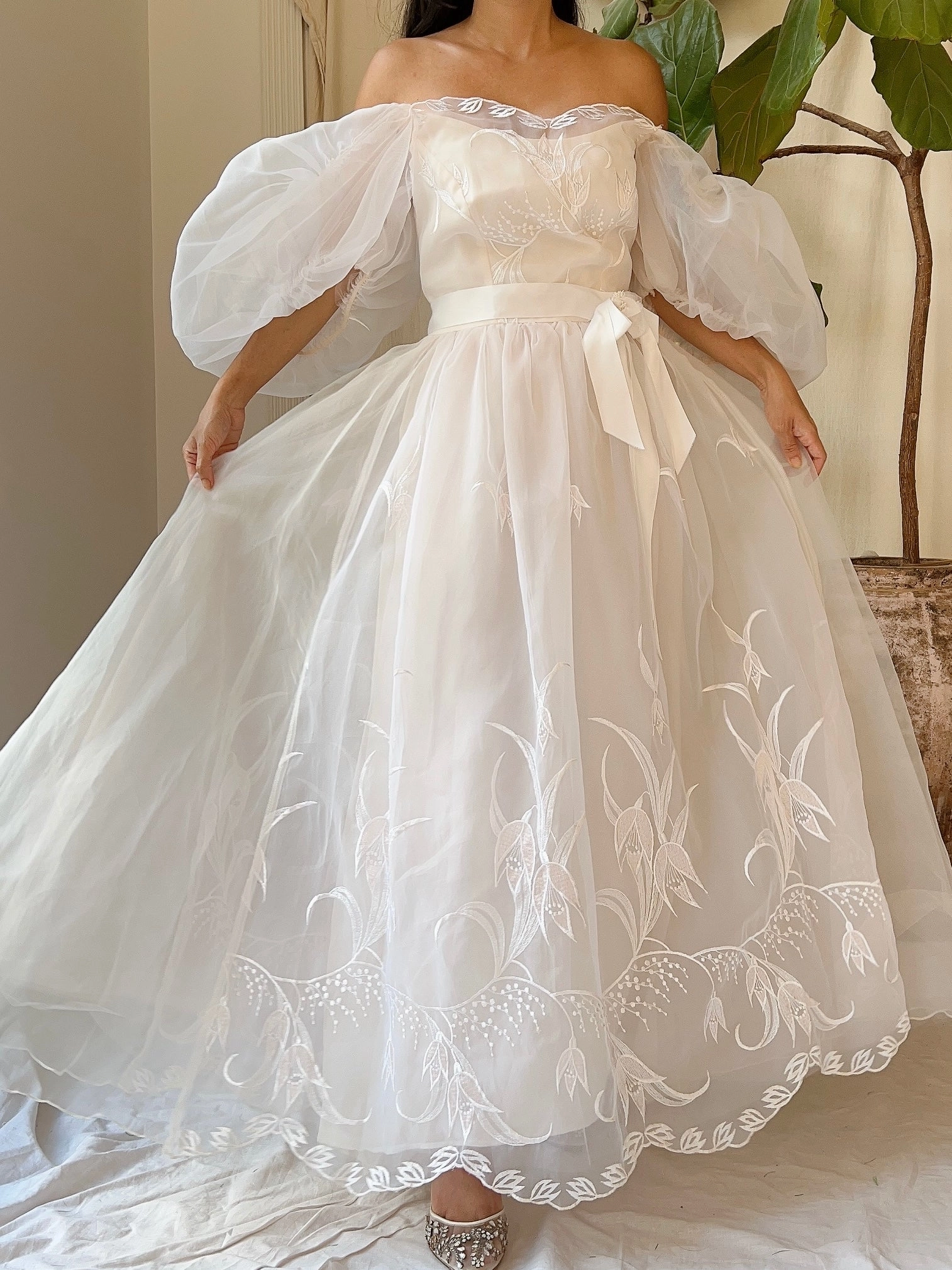 Vintage Puff Sleeves Embroidered Dress - S/M