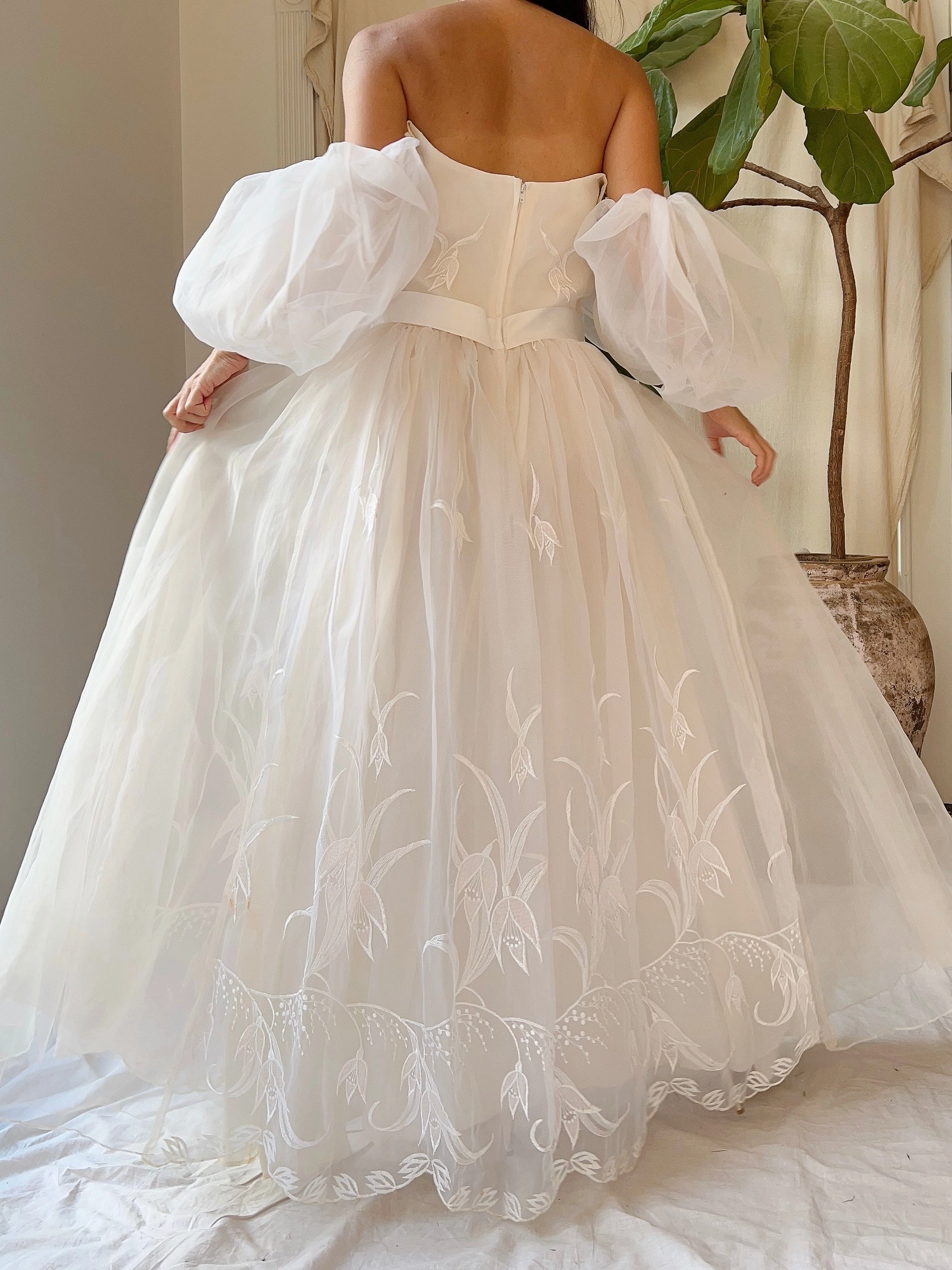 Vintage Puff Sleeves Embroidered Dress - S/M