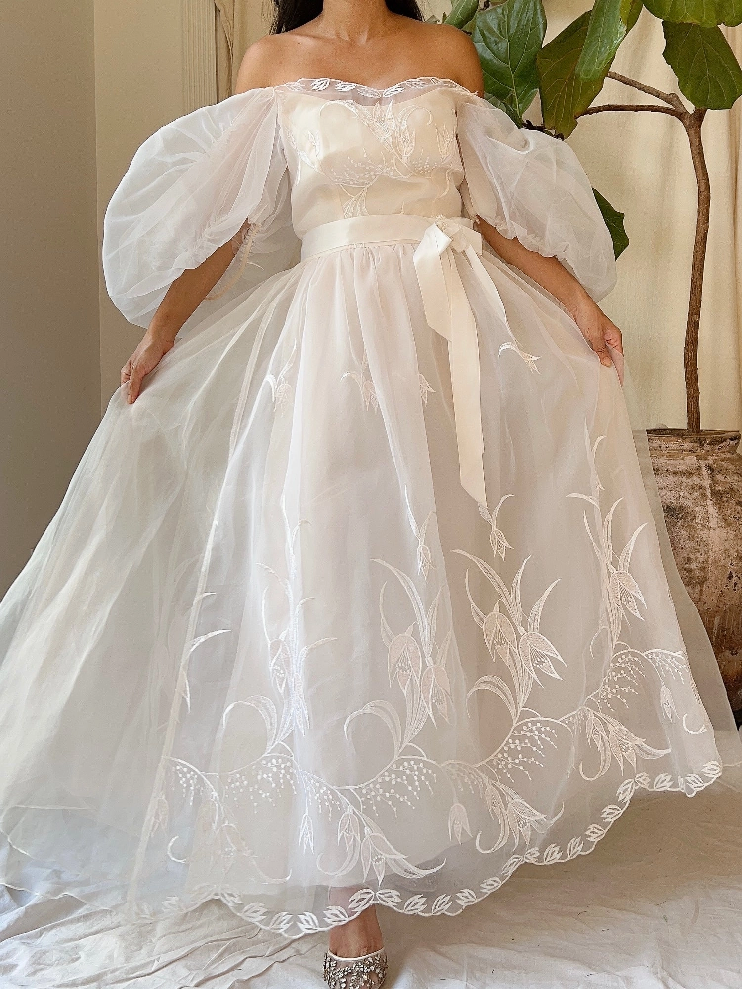 Vintage Puff Sleeves Embroidered Dress - S/M