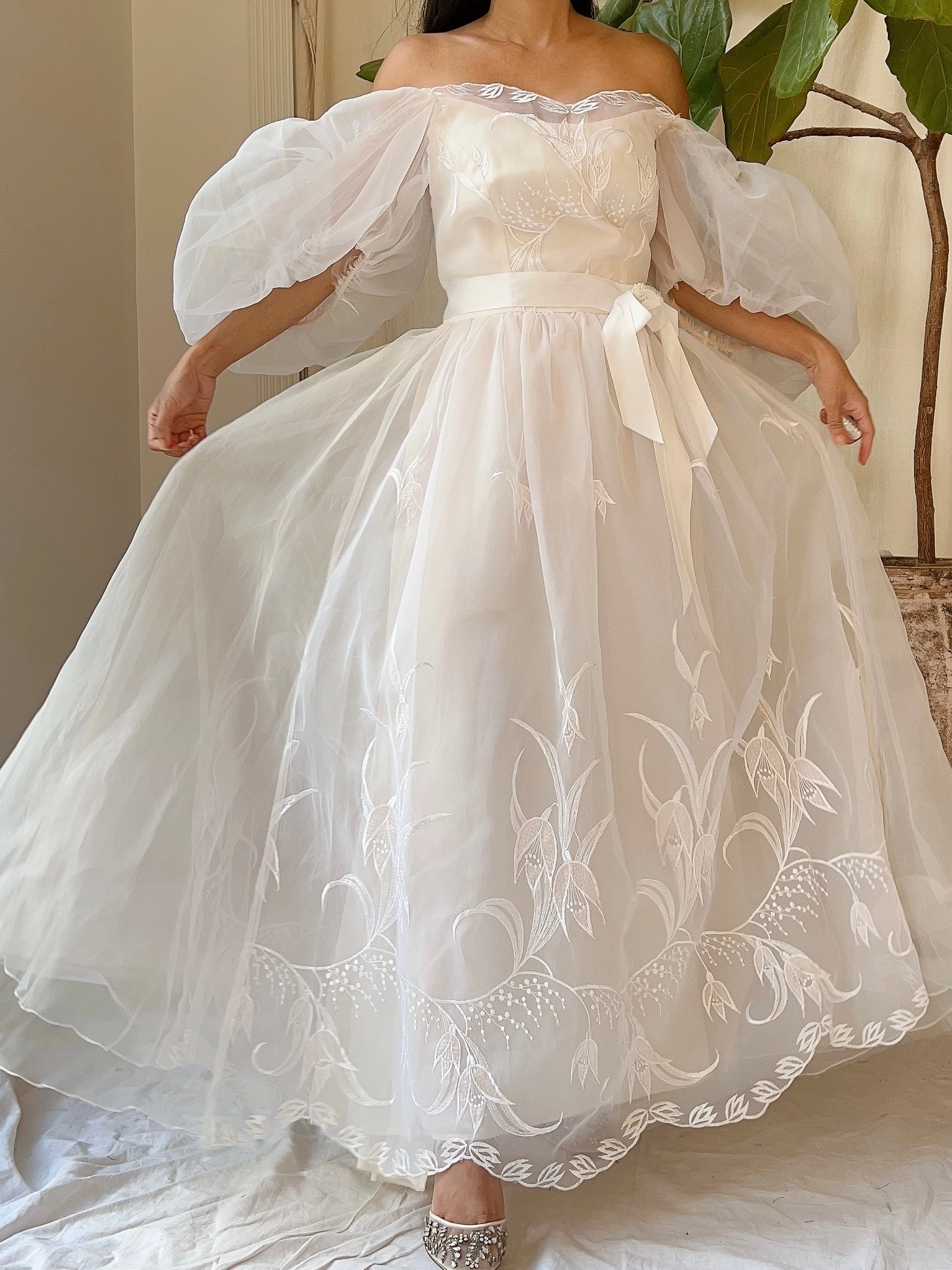 Vintage Puff Sleeves Embroidered Dress - S/M
