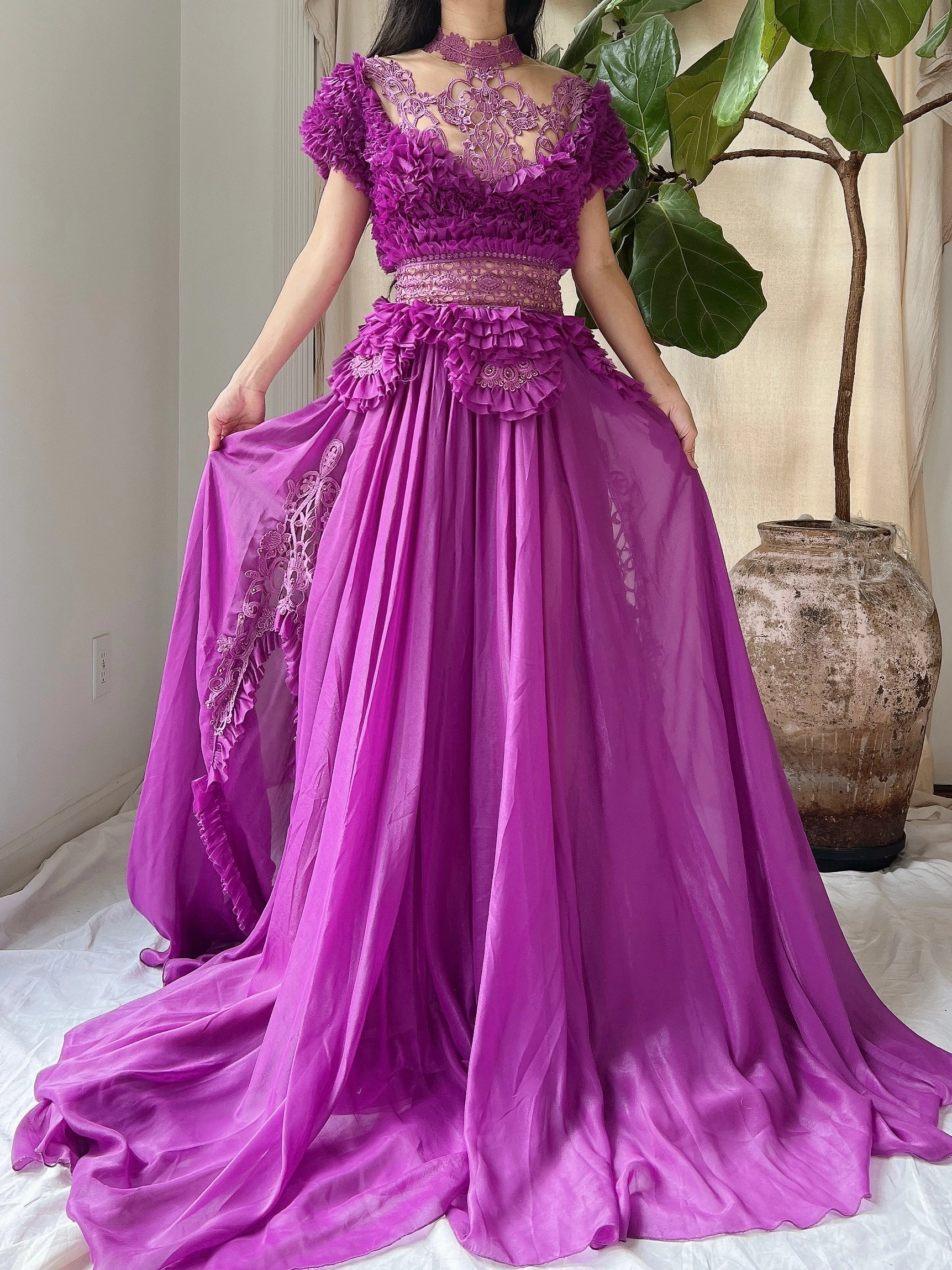 Vintage Silk Eavis and Brown Ruffle Bodice Gown - M/8